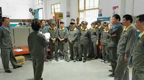 三車間支部宣貫黨代會(huì)精神[2].jpg
