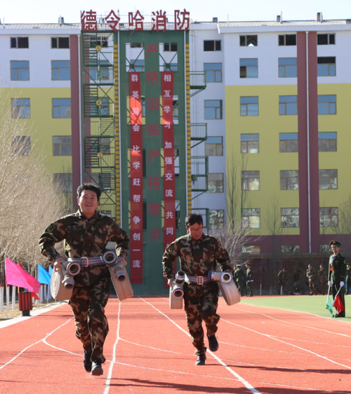 參加比賽現(xiàn)場.jpg