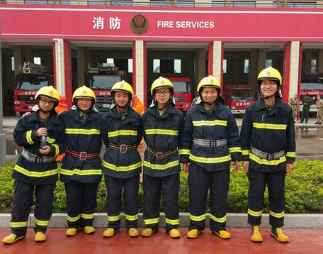 徐敬華：龍巖分公司參加當(dāng)?shù)匚⑿拖勒緲I(yè)務(wù)技能比武競賽獲佳績4[2].jpg