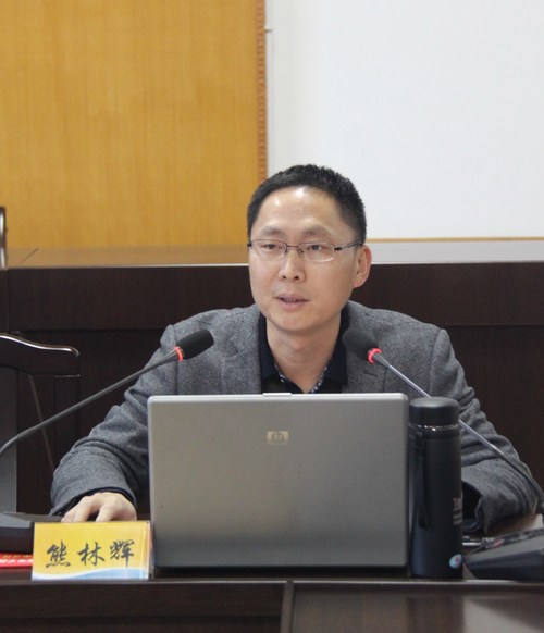 公司召開黨委中心組學(xué)習(xí)擴(kuò)大會(huì)、黨政聯(lián)席會(huì) 020[2].jpg