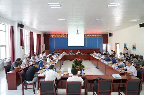 海峽科化龍巖分公司“SGR-FL型乳化炸藥生產(chǎn)系統(tǒng)”順利通過國家工信部科技成果鑒定。圖為鑒定會現(xiàn)場。鄧義楨攝.jpg