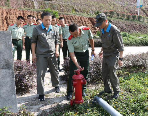 郭芳萍 新羅區(qū)消防大隊蒞臨海科龍巖分公司檢查工作1.jpg