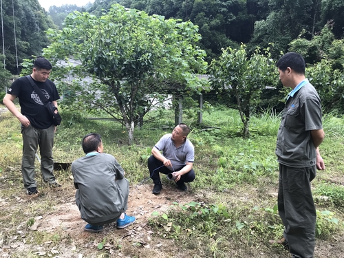 曾慶明：考察試驗(yàn).jpg