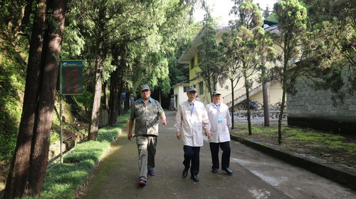 藍文龍 天湖山公安分局來永春分公司檢查數(shù)碼電子雷管技改相關(guān)工作_調(diào)整大小.JPG
