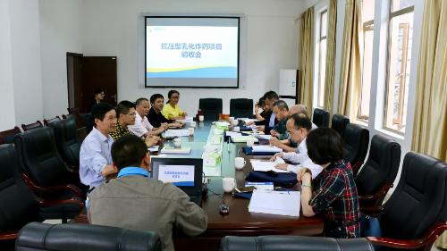 吳瑤：專家組對(duì)龍巖分公司“科技小巨人項(xiàng)目”進(jìn)行驗(yàn)收.jpg
