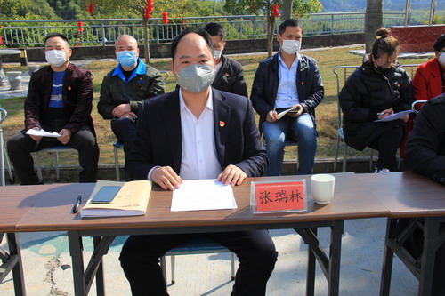 圖為分公司黨委書記、總經(jīng)理張瑞林作現(xiàn)場點評_調(diào)整大小.JPG