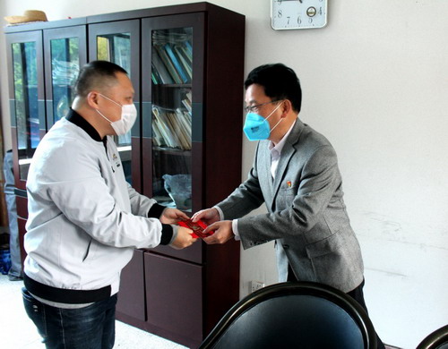 顏建議慰問永安分公司先進個人_調(diào)整大小.jpg
