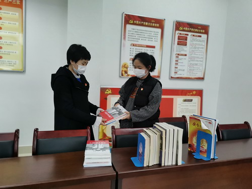 施英星：龍巖分公司機關一支部掀起《習近平在廈門》《習近平在寧德》《習近平在福州》學習熱潮_調(diào)整大小.jpg