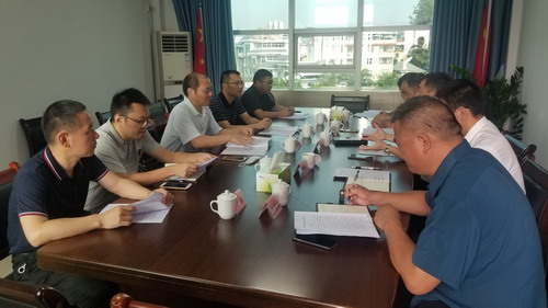 富興建設(shè)-王凱�?省機電控股公司吳大文副總經(jīng)理一行到上杭縣慰問掛職干部_調(diào)整大小.jpg