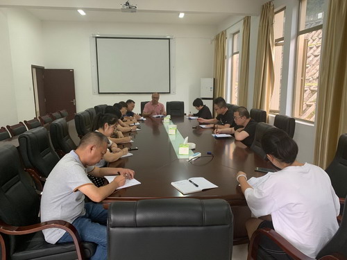 鄒園：龍巖分公司紀委召開座談會提前敲響中秋國慶廉潔警鐘_調整大小.jpg