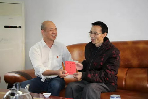烽林葉彤：慰問現(xiàn)場_調整大小.jpg