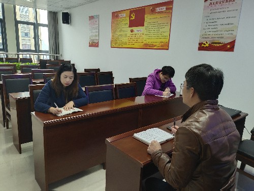 省民爆張耀�?省民爆公司黨支部開展節(jié)前領(lǐng)導(dǎo)干部“一對一”廉政談�?~1.jpg