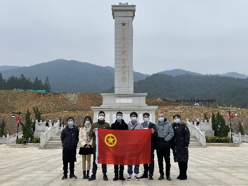 連珂瑩：烽林分公司團(tuán)委開展“傳承紅色基�?貢獻(xiàn)青春力量”主題團(tuán)日活�?~1.jpg