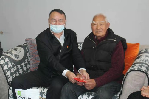 永安分公司l賴寶祿：省機電控股公司黨委委員、副總經(jīng)理陳伯煒到永安分公司走訪慰問離休干部和困難職�?(4)~1.jpg