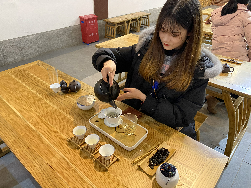 烽林連珂瑩：烽林分公司團(tuán)員青年參加“青心茶�?品味國(guó)學(xué)”青年茶藝培�?.png