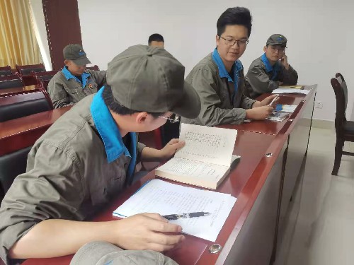 張逸清：團(tuán)員介紹書籍~1.jpg