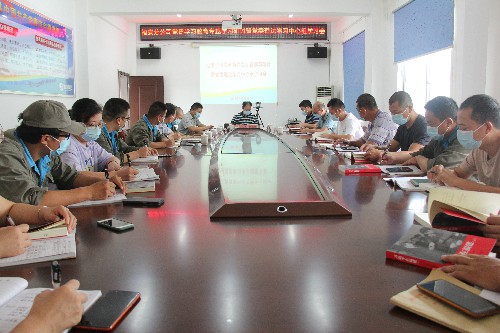 福安分公司胡廷淦：圖�?�?6日海峽科化公司黨委委員、紀(jì)委書記何浦寨到福安分公司參加黨委理論中心組學(xué)習(xí)巡聽旁聽~1.jpg