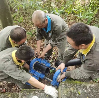 國慶期間更換供水管道~1.jpg