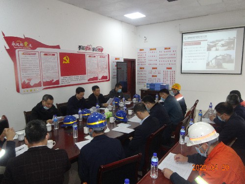 海峽科化富興建設上杭分公�?溫利�?福建省安辦安全生產大檢查第六檢查組一行到富興建設上杭分公司進行安全檢�?(1)~1.jpg