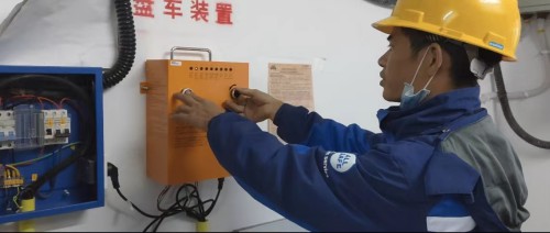 格式工廠(chǎng)龍巖分公�?張逸清+演練現(xiàn)場(chǎng).jpg