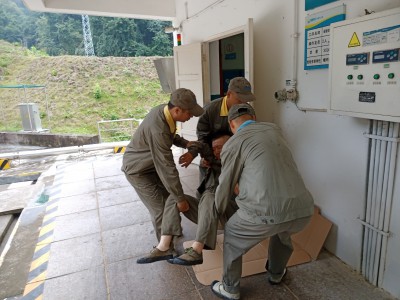 格式工廠歐天賜：乳化二車間高溫中暑應(yīng)急處置演�?.jpg