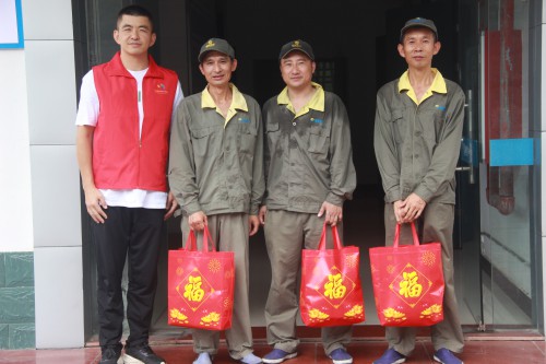 格式工廠烽林李佳：海峽科化烽林分公司工會聯(lián)合明溪縣總工會開展“送清涼”慰問活�?.jpg
